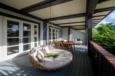 Et la terrasse au lit de d�tente suspendu