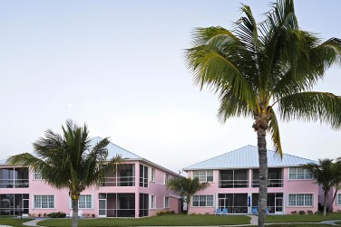 De petites unit�s toutes faces � la plage