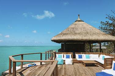 La terrasse du restaurant Indigo surplombe la mer et offre un panorama de toute beaut