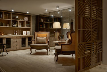 Une dcoration eutre au bar  rhums