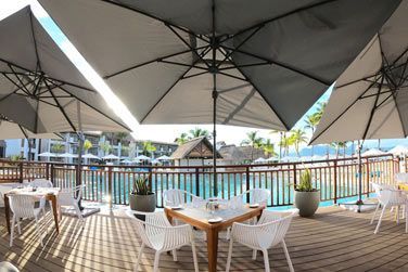 Profitez de la beaut des lieux pour dgustez des plats savoureux sur cette terrasse !