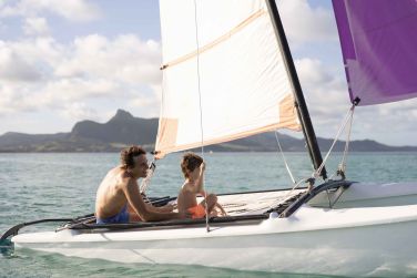 Naviguez les mers durant une activit voilier et arpentez les mers