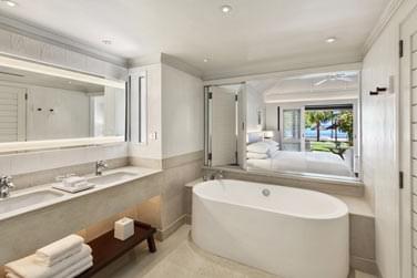 La salle de bain de la Junior Suite Ocan