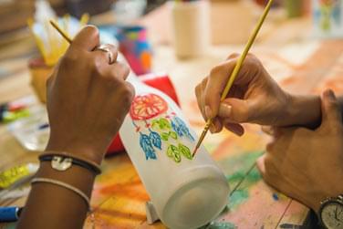 Des ateliers artistiques sont proposs