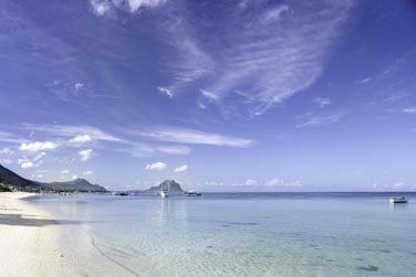 La longue plage de Flic en Flac est l'une des plus belles de l'le...