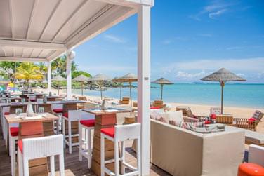 Le Beach Rouge, restaurant ' la carte' et lounge de plage proposant des moments informels