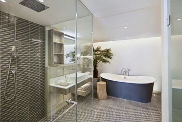 La salle de bain de la Suite Famille