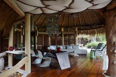 Afin de parfaire ce sentiment d'intimit et d'exclusivit, les villas prsidentielles ont une superficie de 450 m