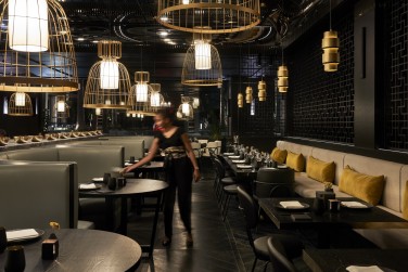 Cette atmosphre de luxe se mle  la douceur des plats proposs