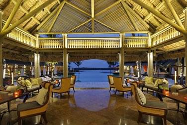 Conu par le gnie de larchitecture, Jean Marc Eynaud ainsi que le dcorateur David Edwards