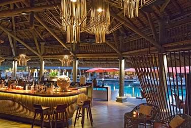 L'ambiance chaleureuse du Laguna Bar