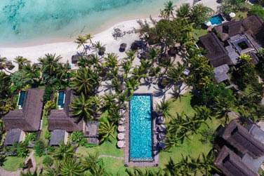 Paisible durant la journe, lhtel est situ au milieu dune vgtation tropicale luxuriante