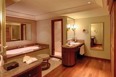 La salle de bain de la Suite Famille