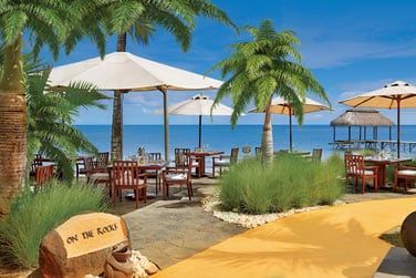 'On the Rocks', le restaurant de la plage offrant une superbe vue sur le lagon