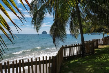 Un acc�s direct � la magnifique plage de sable blanc du Diamant