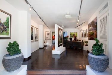 La rception est souvent l'occasion d'exposer des tableaux et uvres d'art