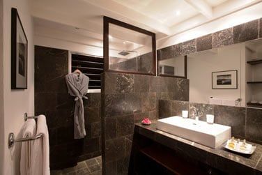 Salle de bain de la chambre Suprieure vue jardin