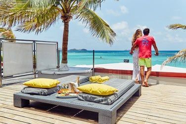 La terrasse de la chambre Deluxe vue mer est propice au repos et  la dtente