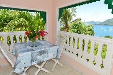 Laissez-vous sduire par cette atmosphre dcontracte et ce panorama exceptionnel face  la mer