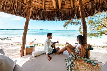 Se dtendre dans cette cabane luxueuse sur l'lot Mangenie