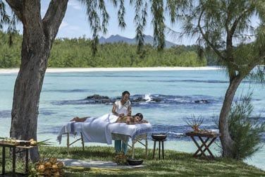 Massage relaxant face  la mer...