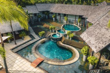 Johann Vandenhecke  Beachcomber Resorts & Hotels