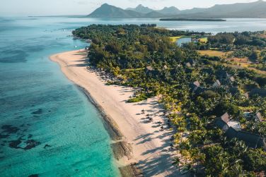 Johan Vandenhecke  Beachcomber Resorts & Hotels