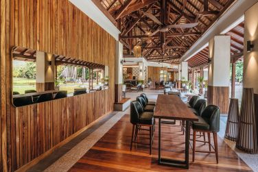 Eric Lee  Beachcomber Resorts & Hotels