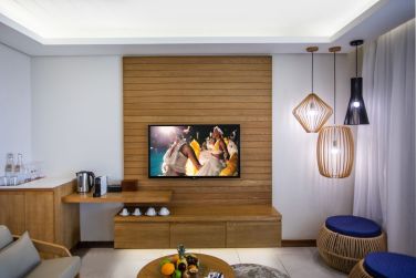 Christopher Laurenz  Beachcomber Resorts & Hotels