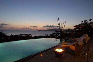 Ne manquez pas le coucher de soleil sur l'ocan indien