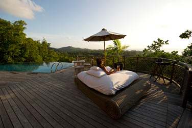 Situe dans les hauteurs, la villa offre une vue magnifique