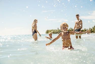 Des plages idales pour se baigner en famille !