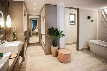 Christopher Laurenz  Beachcomber Resorts & Hotels