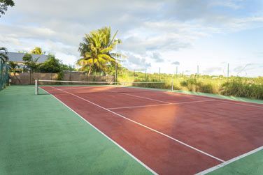 Un court de tennis est galement  votre disposition