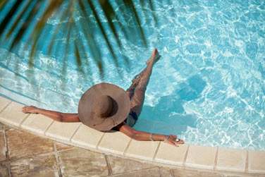 Dtendez-vous au bord de l'une des deux piscines !