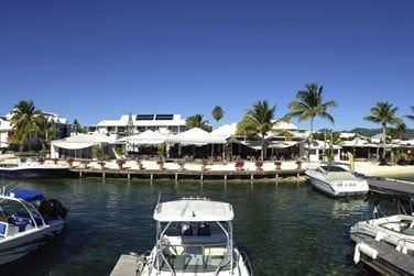 L'htel est situ prs des boutiques et des restaurants de Marigot