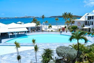 La piscine de l'htel o il fait bon se dtendre...