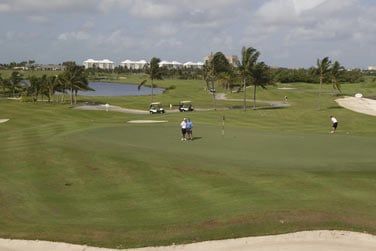 Golf, parc aquatique, restaurants, shopping