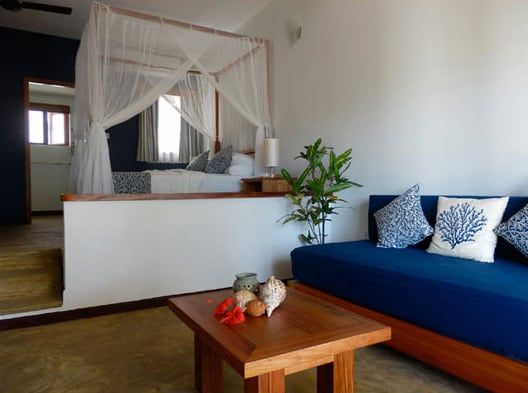 Le style est contemporain agrment de touches seychelloises