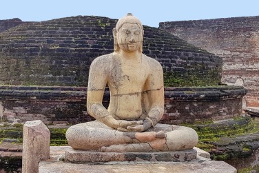 Les majestueuses statues du Bouddha au Gal Viharaya