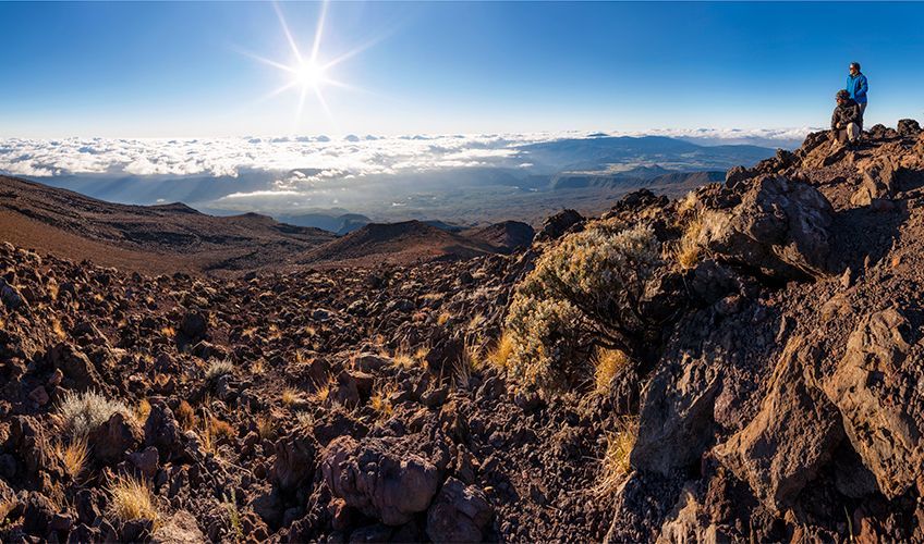 lever de soleil sur le Piton des Neiges à la Réunion