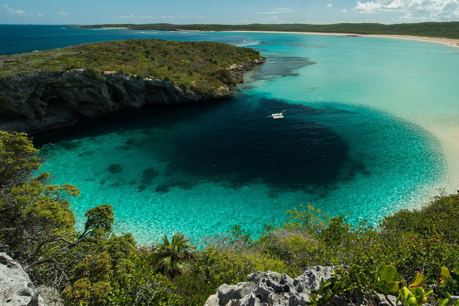 Les trous bleus, fantastiques curiosit�s naturelles des Bahamas !