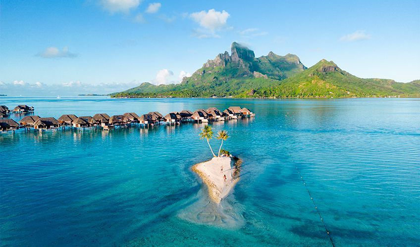 ilot dans le lagon de Bora Bora