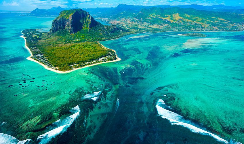 cascade sous marine du morne à l'ile maurice