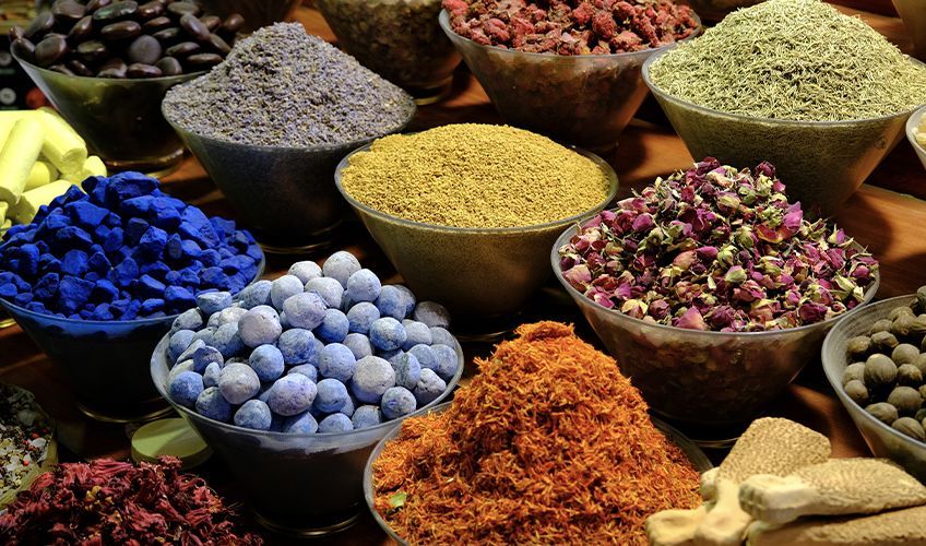 �pices vendues au souk � Duba�