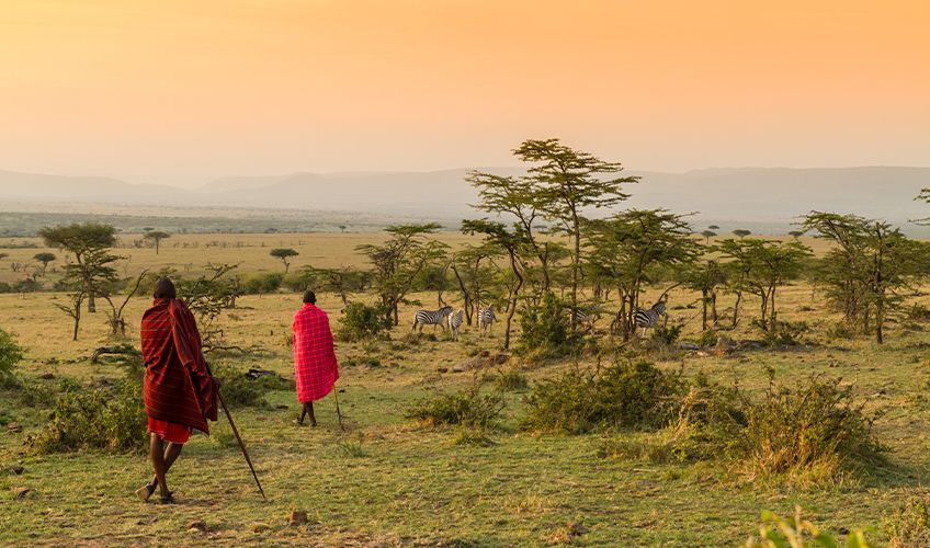 guerriers Masa� dans la savane au Kenya