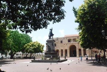 parque colon quartier colonial saint domingue parque colon