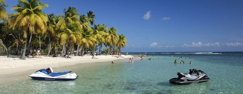 plage de la Caravelle à Sainte-Anne plage de la Caravelle à Sainte-Anne