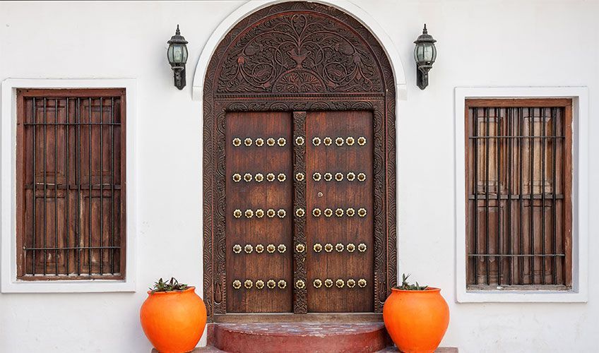 magnifique porte sculptee � Stone Town, Zanzibar