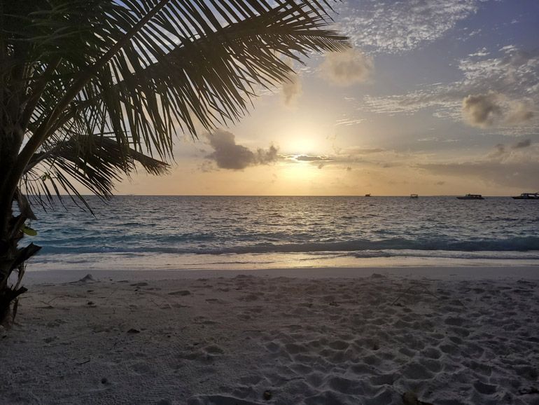 sunset sun siyam vilu reef